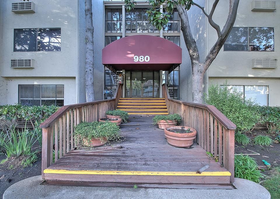 2nd image of 980 Kiely Blvd Unit 205