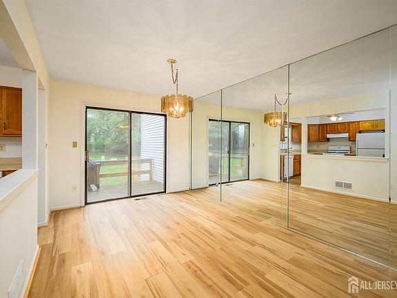5th image of 1004 Timber Oaks Rd #4