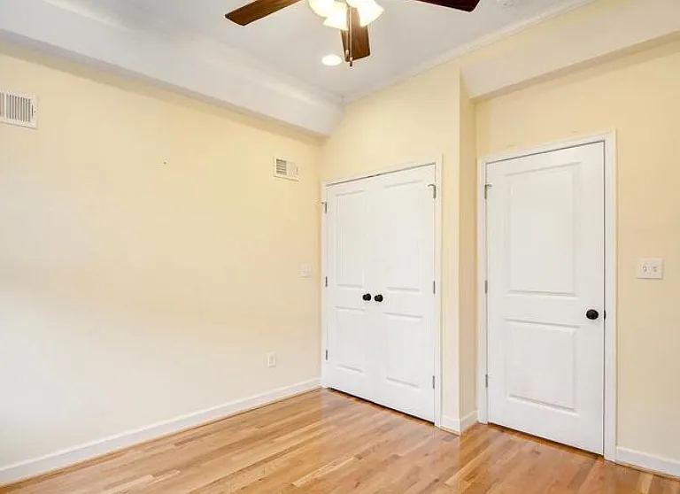 1538 Clarkson St — Photo 16