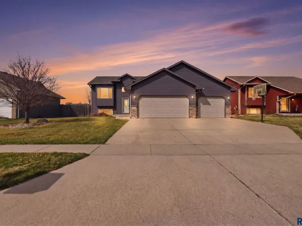 704 Kent St, Harrisburg, SD 57032