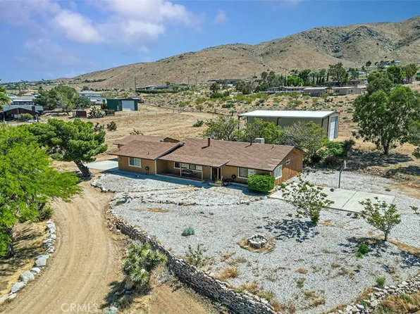 22411 Roundup Way, Apple Valley, CA 92308