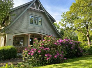 81 Oakwood Dr, New Providence, NJ 07974