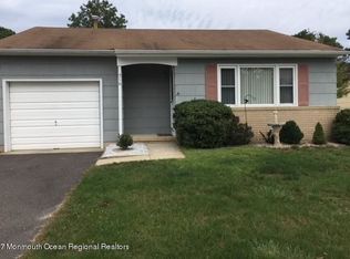 216 Westbrook Dr, Toms River, NJ 08757