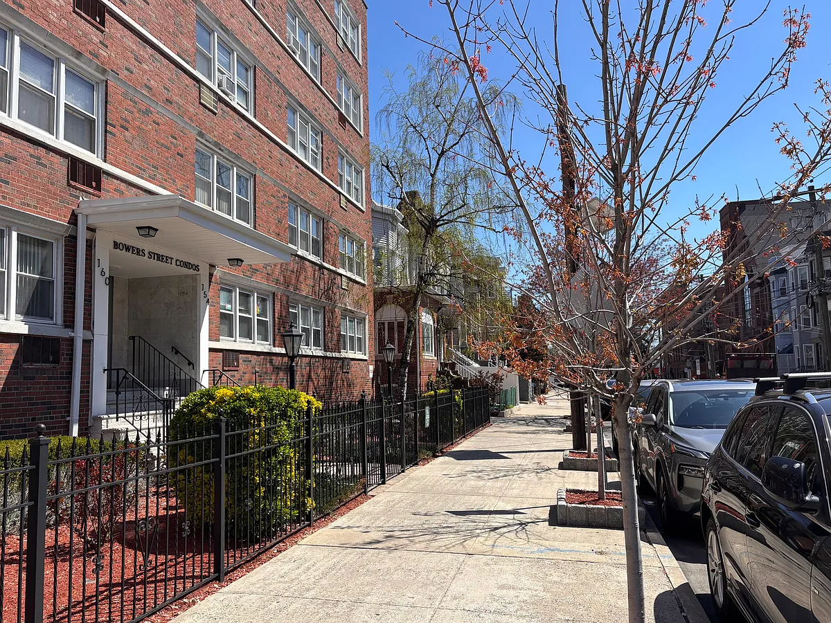 Building Photo - 154 Bowers St #4B