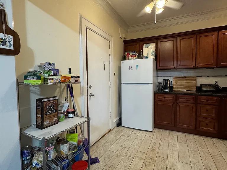 21 Park Vale Ave #11T — Photo 35