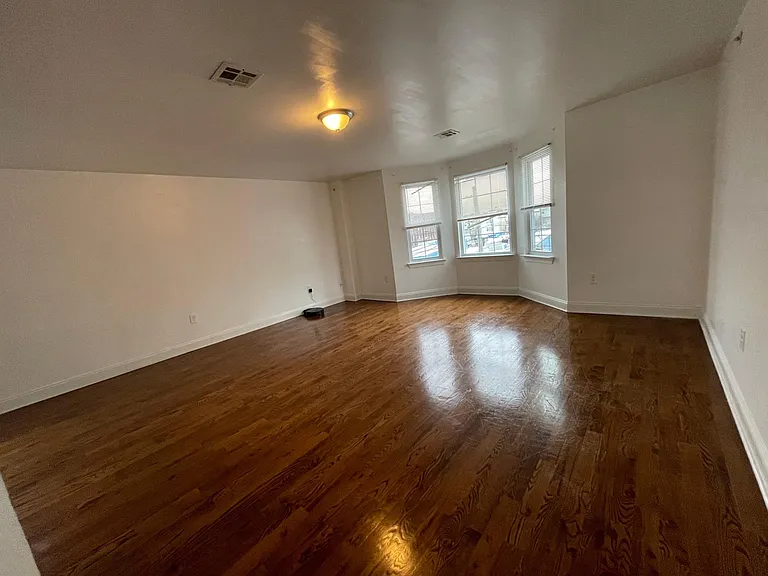 17 Stanton St #2 — Photo 1