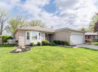 28166 Acacia St, Livonia, MI 48154