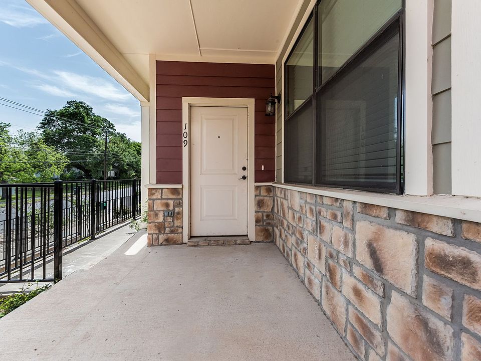 1st image of 400 Bosque Blvd Unit 304