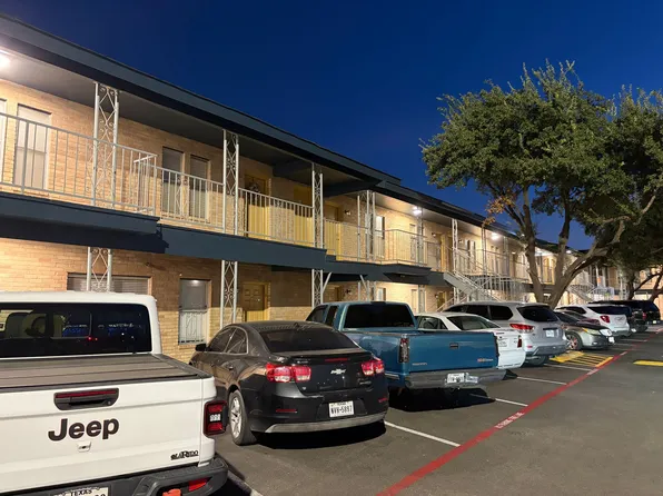Town Oaks Apartments