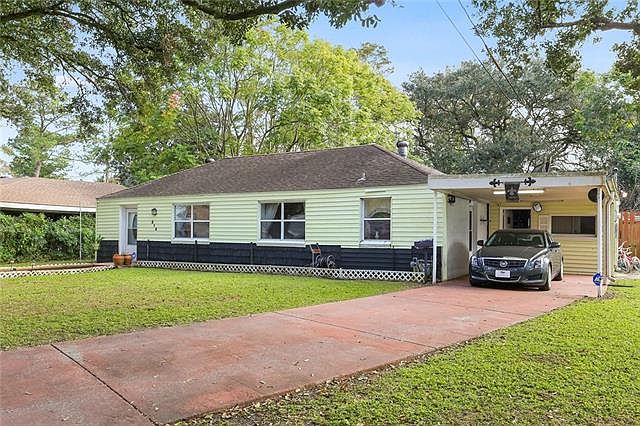 1st image of 215 Neil Ave