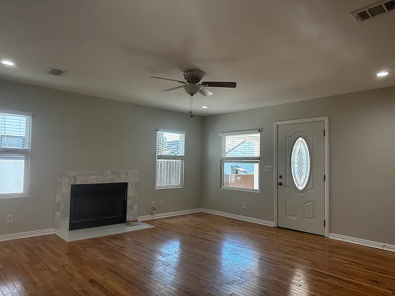 829 E Calaveras St — Photo 4