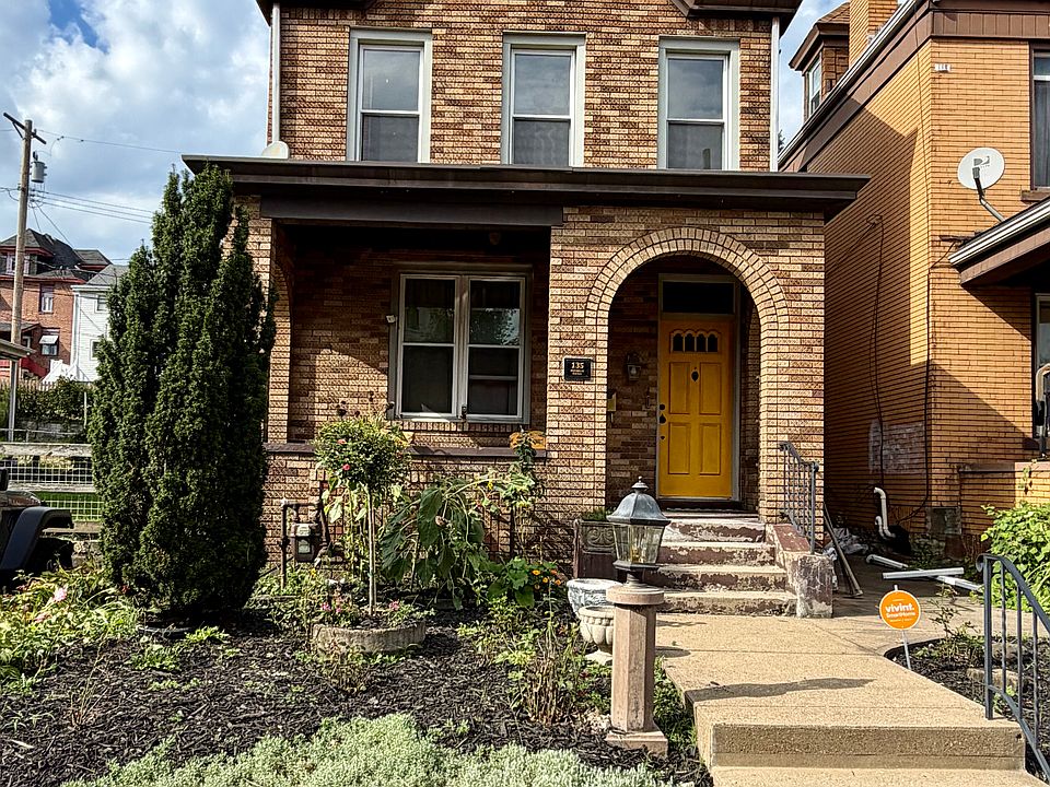 1st image of 135 Rochelle St