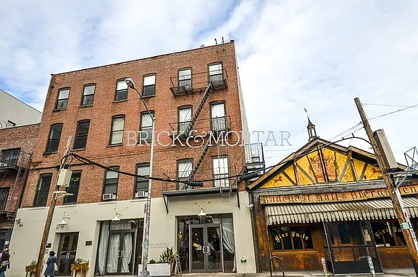 Rented by Brick&Mortar | media 6