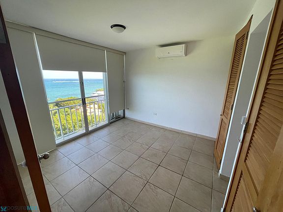 2nd image of 2305 Laurel #1014