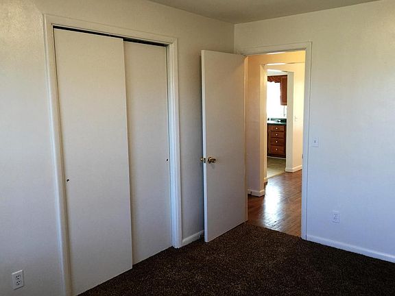 5th image of 211 Lee St