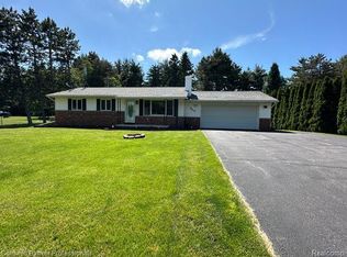 757 N Wilder Rd, Lapeer, MI 48446