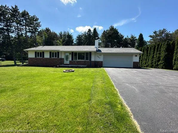 757 N Wilder Rd, Lapeer, MI 48446