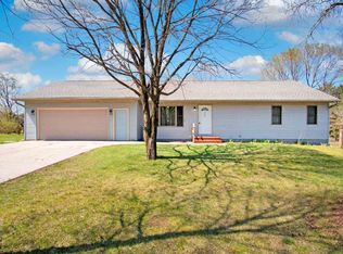 692 S Sandcrest Ave, Wautoma, WI 54982