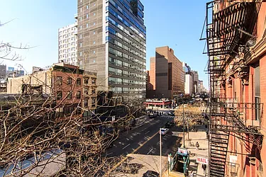 Rented by ER (DO NOT USE)