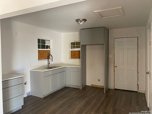 4th image of 1233 DELGADO ST