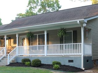 207 Hillcrest Dr, Abbeville, SC 29620