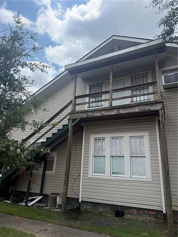 2 bed, 1.0 bath, $750 — Photo 1