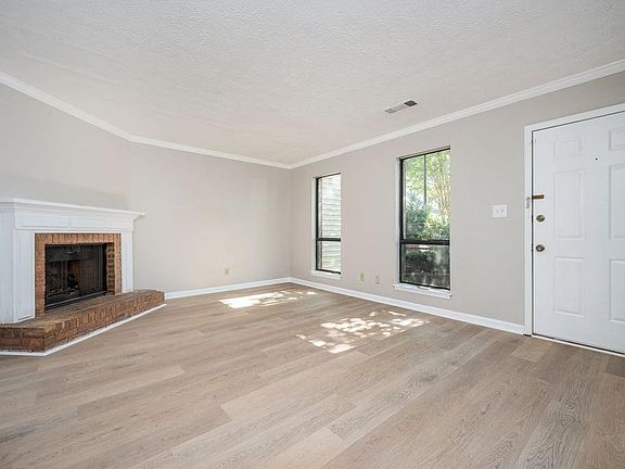 4th image of 3190 Cape Cir