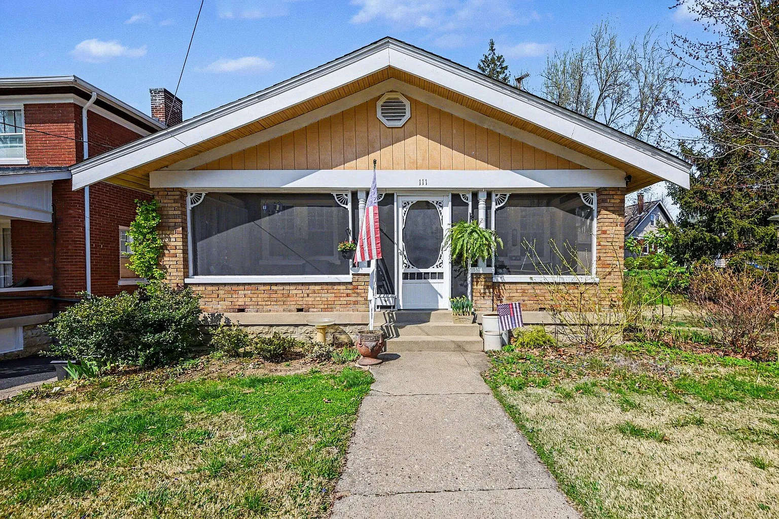 111 Hartweg Ave photo 1