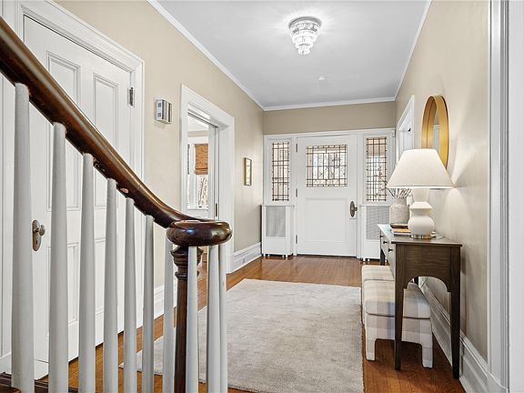 3rd image of 115 Woodland Rd