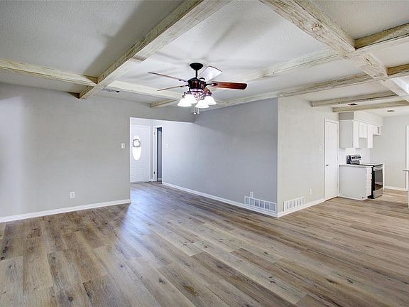 5th image of 7605 Marlborough Dr W