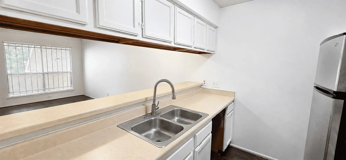 1 bed, 1.0 bath, 635 sqft, $890 — Photo 3