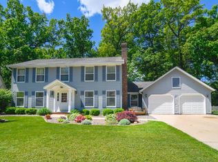 330 Traders Point Ln, Green Bay, WI 54302