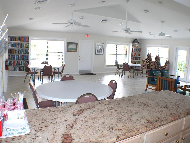 1082 Keystone Dr #C — Photo 24