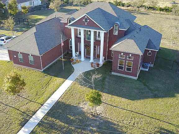 5th image of 123 High Gabriel Dr
