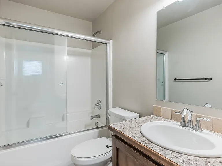 2844 N Carriage Ct — Photo 16