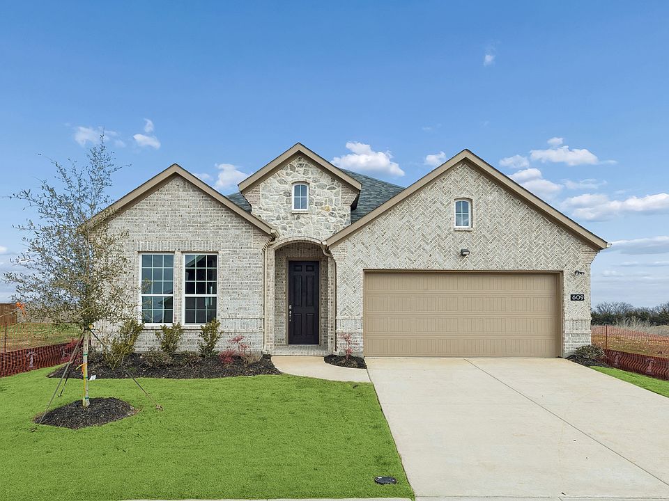 1st image of 609 Palazzo Pl
