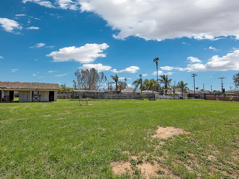 1080 River Dr — Photo 51