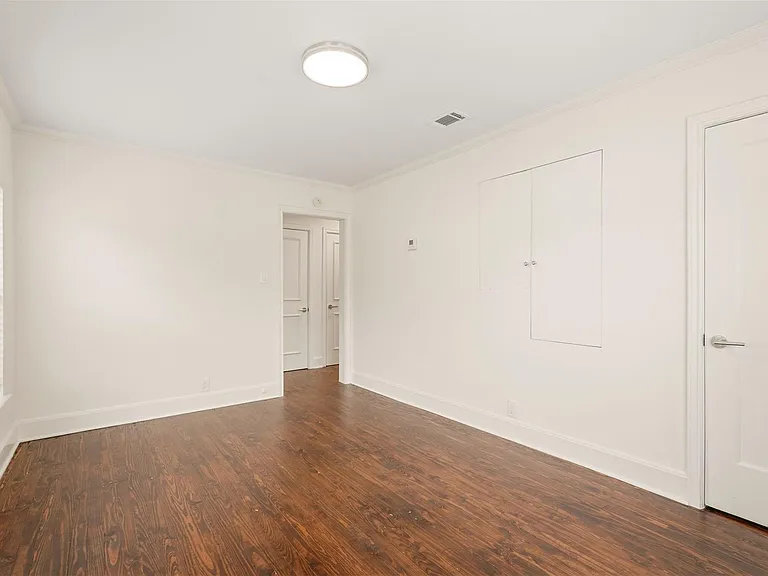612 1/2 W Alabama St — Photo 18
