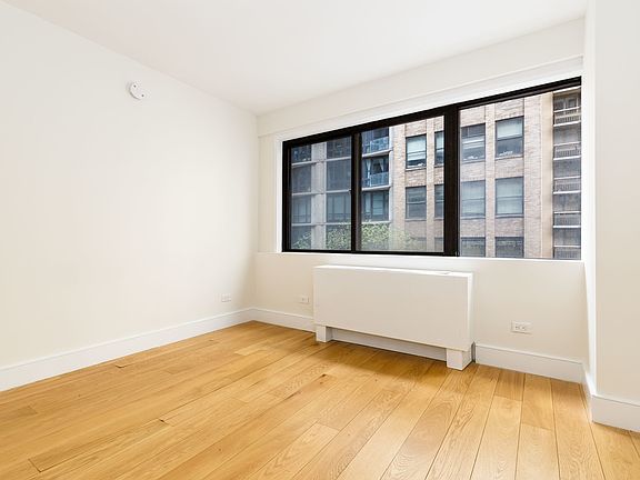 4th image of 230 E 44th St #5J1