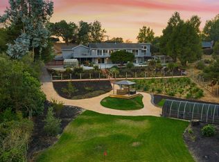 3735 Holland Dr, Santa Rosa, CA 95404