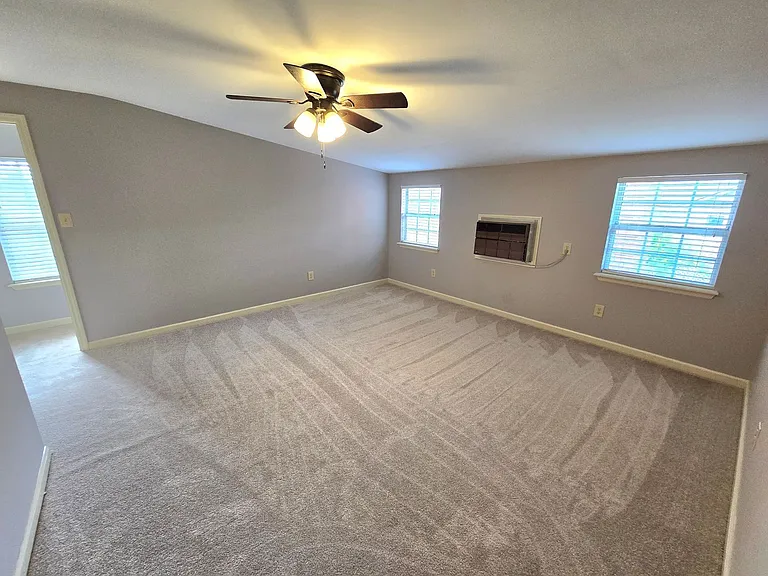 4517 Crosland Dr — Photo 22