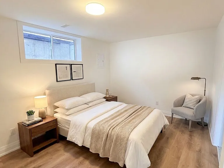 19 Arrowsmith Ave #5B — Photo 11