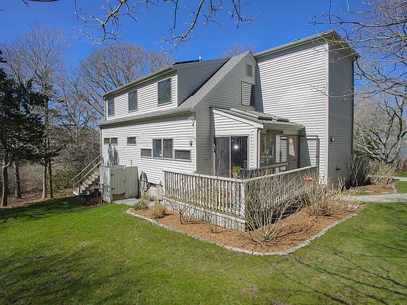 3rd image of 237 Lagoon Pond Rd