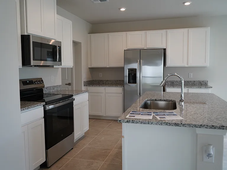 2748 Ginger Ln — Photo 9