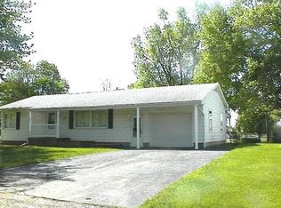 325 Curtis St, Pittsfield, IL 62363