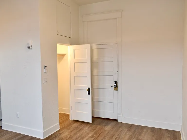 108 E Lewis St #6 — Photo 7