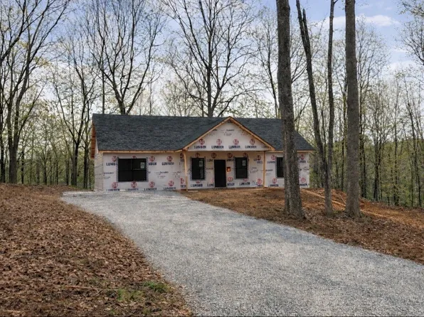 352 Pulley St, Erin, TN 37061