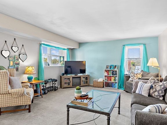 3rd image of 45 Main St APT 21