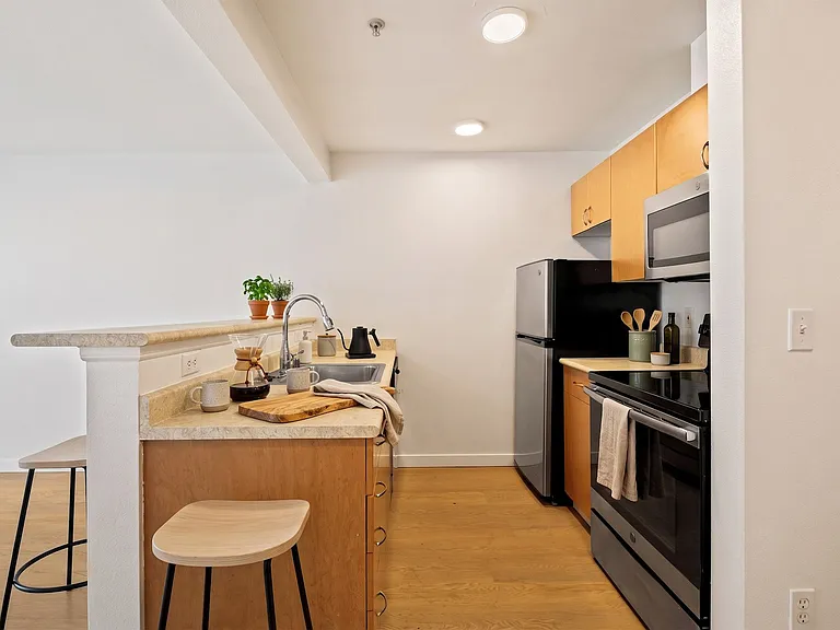 Counterbalance Apartments — Photo 29