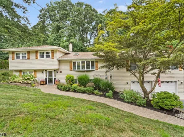 27 Northview Dr, Morris Plains Boro, NJ 07950